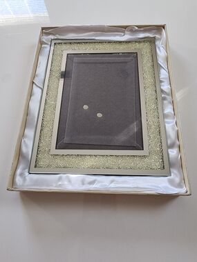 Oleg Cassini 5x7 Cream Champagne Crystal Glass Frame w/ Box